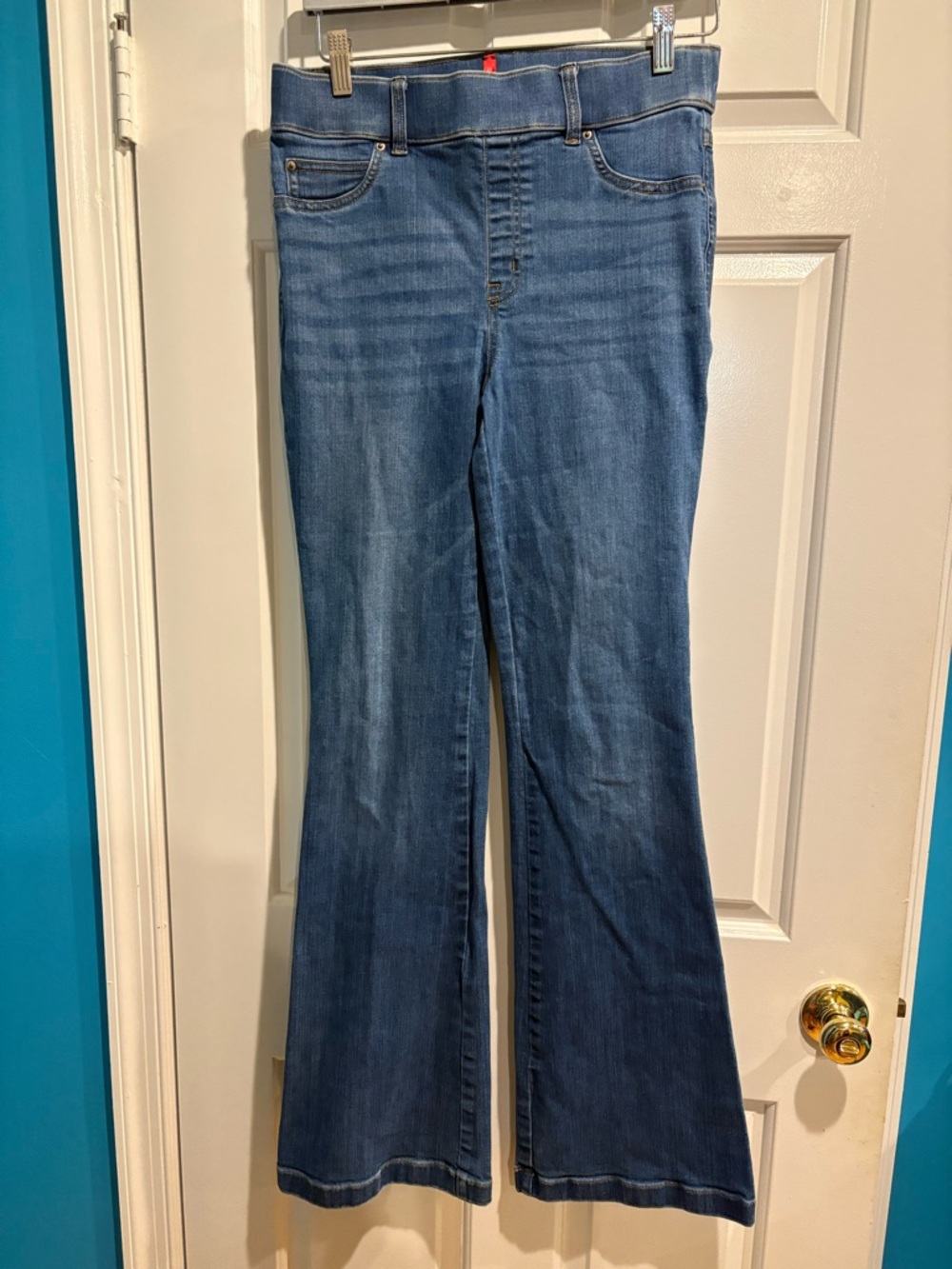 Spanx Every Wear Pull-On Flare Jeans blue sz M